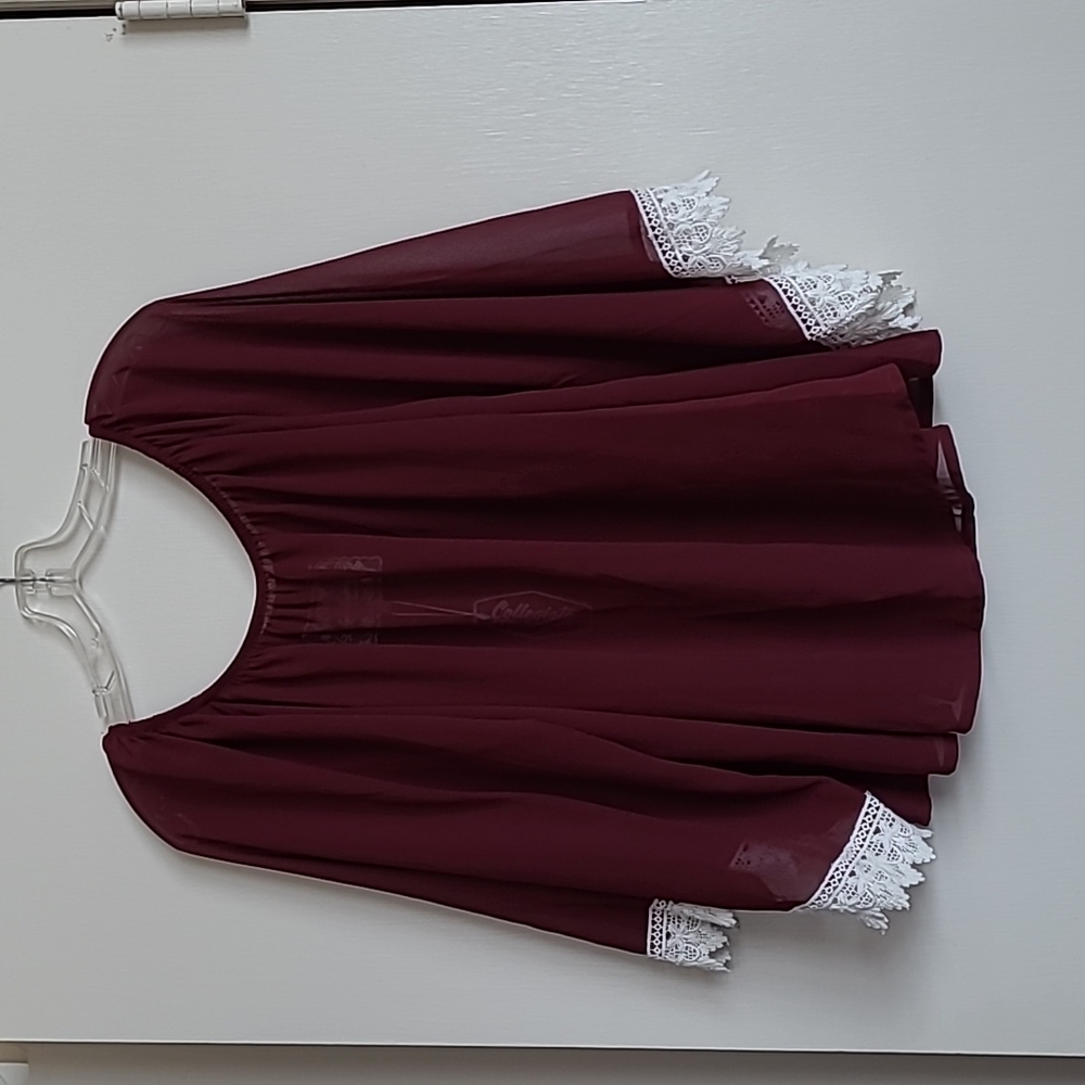 NWT! Collegiate outfitters crochet bell sleeve, maroon,  size large